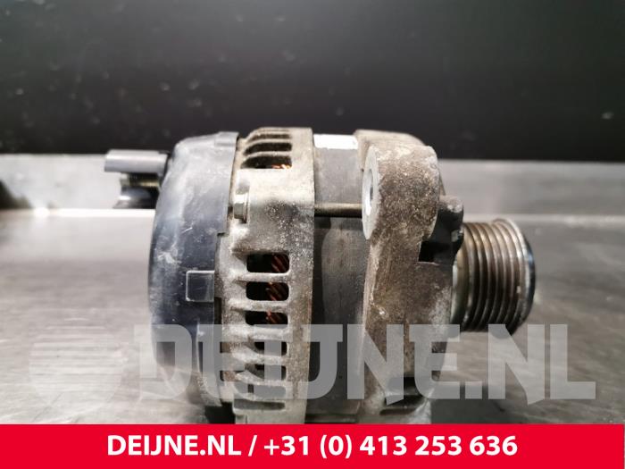 Dynamo van een Fiat Doblo Cargo (263) 2.0 D Multijet 2016