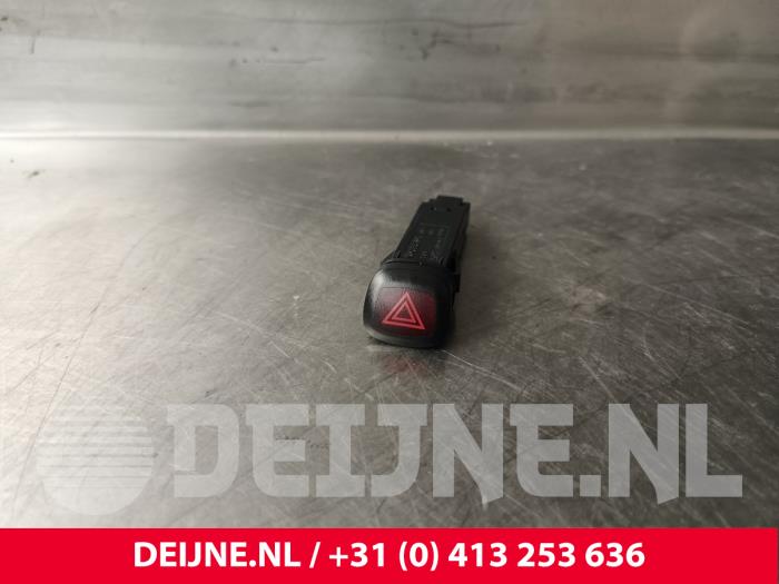 Volvo V40 Panikbeleuchtung Schalter O233977