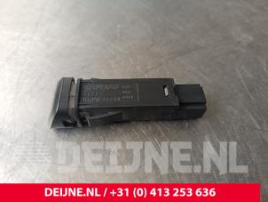Volvo V40 Paniekverlichtings Schakelaar O233977 foto 3