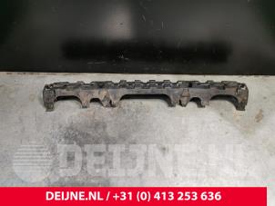 Gebruikte Bumpervulling achter Mercedes Sprinter 3,5t (906.73) Prijs € 48,40 Inclusief btw aangeboden door van Deijne Onderdelen Uden B.V.