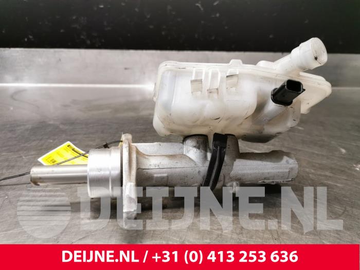 Opel Vivaro Hauptbremszylinder O233996