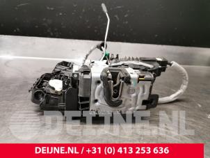 Mercedes Vito Deurslot Mechaniek 2Deurs links O234026 foto 3