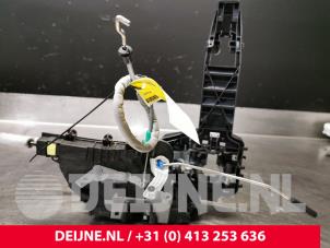 Mercedes Vito Deurslot Mechaniek 2Deurs rechts O234034 foto 2