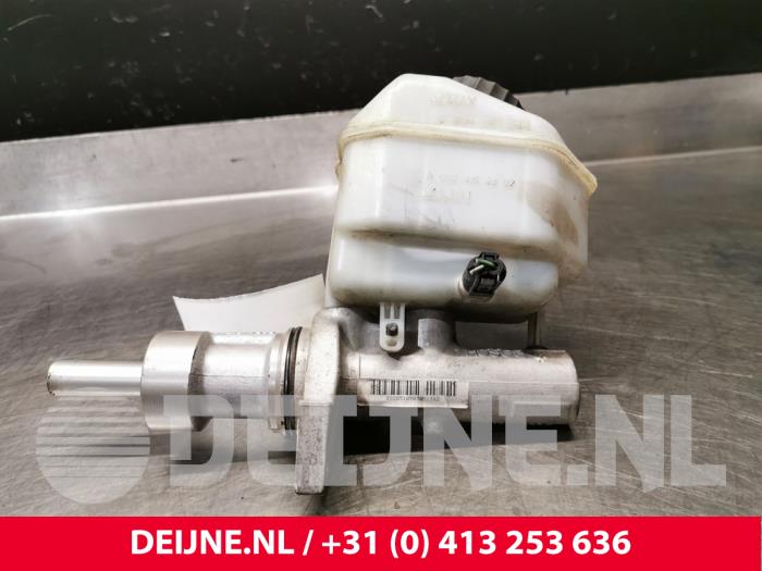 Mercedes Sprinter Hoofdremcilinder O234051
