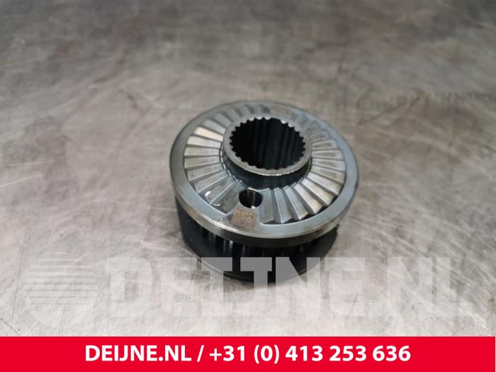 Gebruikte Krukas Tandwiel Volvo XC40 (XZ) 2.0 B4 16V Mild Hybrid Geartronic AWD Prijs € 60,00 Margeregeling aangeboden door van Deijne Onderdelen Uden B.V.