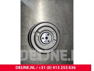 Gebruikte Krukas Poelie Volvo XC40 (XZ) 2.0 B4 16V Mild Hybrid Autom. Prijs € 125,00 Margeregeling aangeboden door van Deijne Onderdelen Uden B.V.