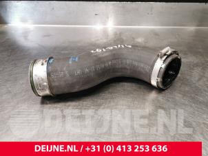 Gebruikte Turboslang Volkswagen Transporter T5 2.0 TDI DRF Prijs € 30,25 Inclusief btw aangeboden door van Deijne Onderdelen Uden B.V.