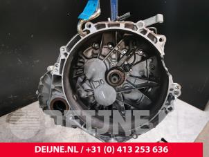 Gebruikte Versnellingsbak Ford Transit Custom 2.0 TDCi 16V Eco Blue 130 mHEV Prijs € 1.512,50 Inclusief btw aangeboden door van Deijne Onderdelen Uden B.V.