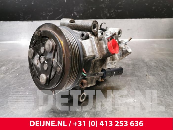 Toyota Pro-Ace City Air conditioning pump O234296