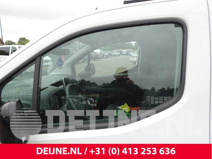 Toyota Pro-Ace City Fenstermechanik 2-türig links vorne O234352