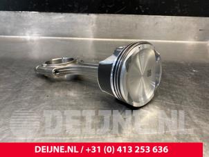 Gebruikte Zuiger Volvo S90 II 2.0 B6 Mild Hybrid AWD Prijs € 150,00 Margeregeling aangeboden door van Deijne Onderdelen Uden B.V.