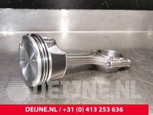 Gebruikte Zuiger Volvo S90 II 2.0 B6 Mild Hybrid AWD Prijs € 150,00 Margeregeling aangeboden door van Deijne Onderdelen Uden B.V.