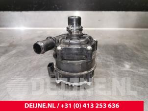 Lynk & Co 01 Extra waterpomp O234501 foto 2