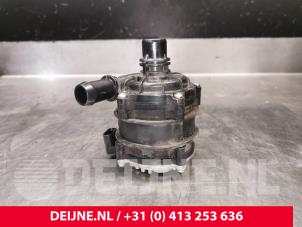 Lynk & Co 01 Extra waterpomp O234502 foto 2