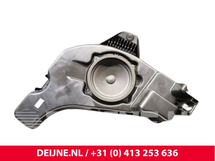 Lynk & Co 01 Subwoofer O234529