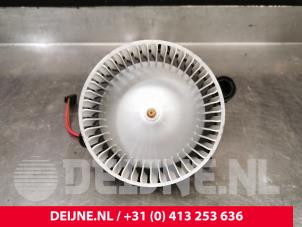 Volvo XC40 Heating and ventilation fan motor O234633 photo 3