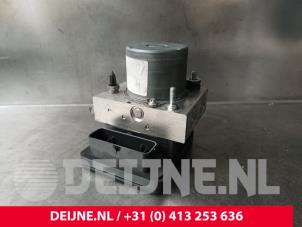 Gebruikte ABS Pomp Renault Master III (MA/MB/MC/MD/MH/MF/MG/MH) 2.3 dCi 135 16V FWD Prijs € 242,00 Inclusief btw aangeboden door van Deijne Onderdelen Uden B.V.