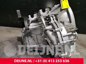 Renault Master Versnellingsbak O234785 foto 3