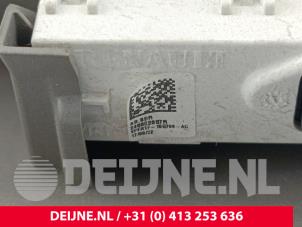 Renault Master Innenbeleuchtung vorne O234810 foto 3