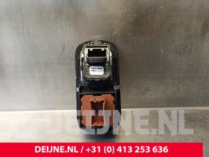 Renault Master Elektrisch Raam Schakelaar O234825 foto 2