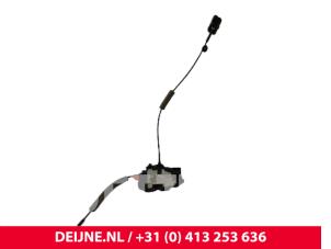 Gebruikte Deurslot Mechaniek 2Deurs links Renault Master III (MA/MB/MC/MD/MH/MF/MG/MH) 2.3 dCi 135 16V FWD Prijs € 90,75 Inclusief btw aangeboden door van Deijne Onderdelen Uden B.V.