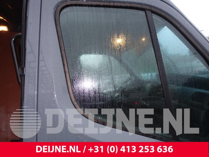 Renault Master Türscheibe 2-türig rechts O234873