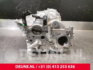 Renault Trafic Cilinderkop O235013 foto 2