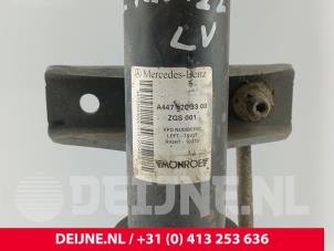 Mercedes Vito Schokdemperpoot links-voor O235104 foto 3