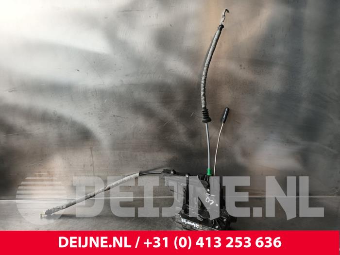 Mercedes Vito Deurslot Mechaniek 2Deurs links O235124