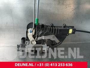 Mercedes Vito Deurslot Mechaniek 2Deurs links O235124 foto 3