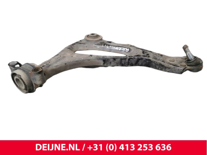Draagarm onder rechts-voor van een Mercedes-Benz Vito (447.6) 1.6 111 CDI 16V 2018