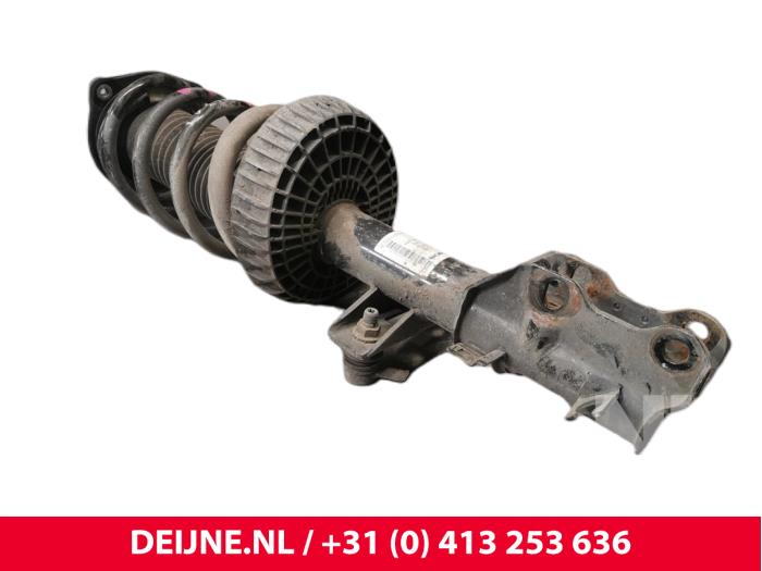 Mercedes Vito Stoßdämpferstrebe links vorne O235187