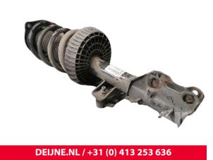 Gebruikte Mac Phersonpoot links-voor Mercedes Vito (447.6) 1.6 111 CDI 16V Prijs € 181,50 Inclusief btw aangeboden door van Deijne Onderdelen Uden B.V.