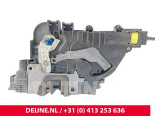 Mercedes Vito Deurslot Mechaniek 2Deurs links O235274 foto 3
