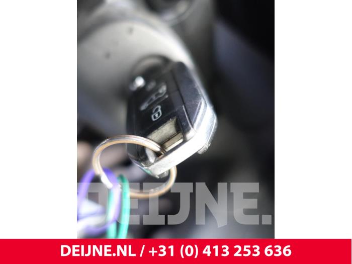 Peugeot Partner Zündschloss+Schlüssel O235390