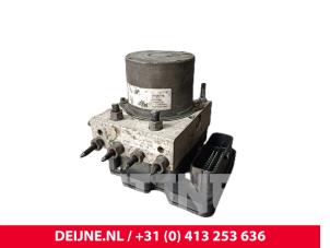 Gebruikte ABS Pomp Peugeot Expert (V1/VA/VB/VE/VF/VT/VY) 2.0 Blue HDi 120 16V Prijs € 151,25 Inclusief btw aangeboden door van Deijne Onderdelen Uden B.V.