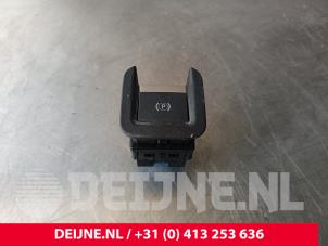 Gebruikte Handrem schakelaar Toyota ProAce City 1.2 VVT-i 110 Prijs € 36,30 Inclusief btw aangeboden door van Deijne Onderdelen Uden B.V.