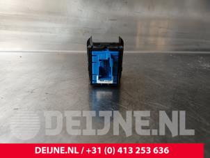 Toyota Pro-Ace City Handrem schakelaar O235614 foto 2