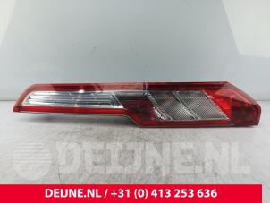 Gebruikte Achterlicht rechts Ford Transit Custom 2.0 TDCi 16V Eco Blue 130 Prijs € 78,65 Inclusief btw aangeboden door van Deijne Onderdelen Uden B.V.