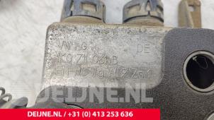 Volkswagen Caddy Gear stick O235746 photo 3