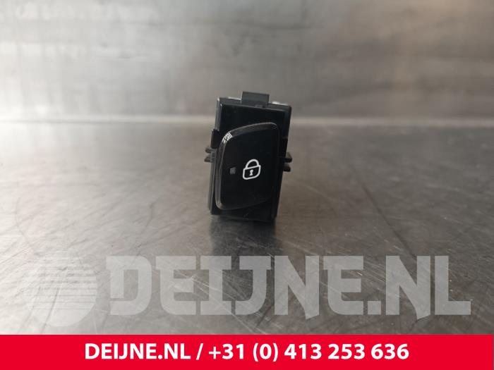 Volvo XC90 Central locking switch O235807