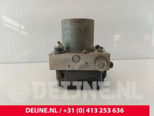 Mercedes Sprinter ABS pump O235815 photo 3