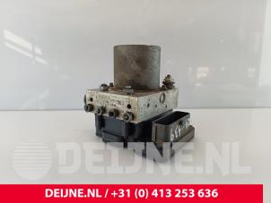 Mercedes Sprinter ABS pump O235815 photo 2