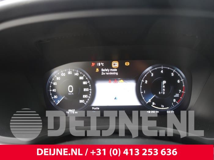 Volvo V60 Kilometerteller KM O235912