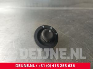 Gebruikte Spiegel Schakelaar Opel Movano 2.3 CDTi 16V RWD Prijs € 18,15 Inclusief btw aangeboden door van Deijne Onderdelen Uden B.V.