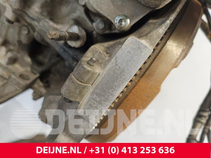 Motor van een Peugeot Partner (EA//EF/EN/EU) 1.5 BlueHDi 100 2021