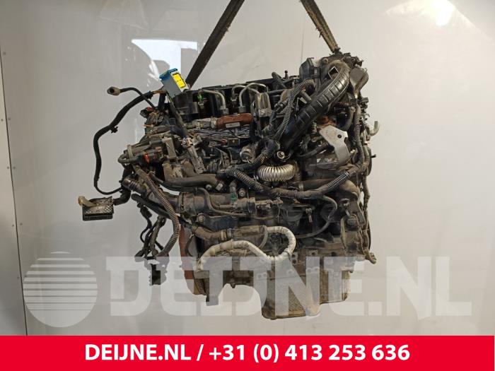 Motor van een Peugeot Partner (EA//EF/EN/EU) 1.5 BlueHDi 100 2021