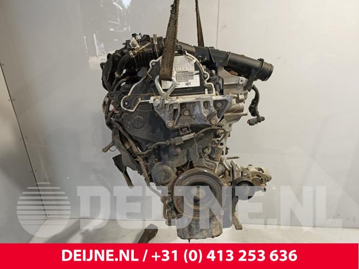 Motor van een Peugeot Partner (EA//EF/EN/EU) 1.5 BlueHDi 100 2021