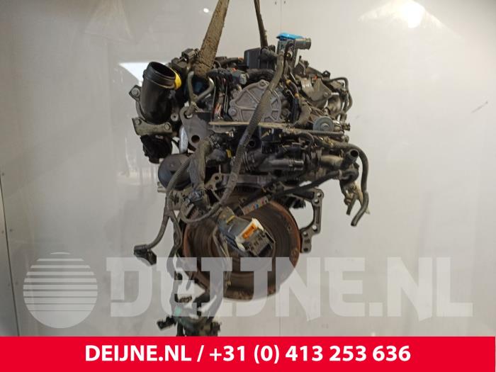Motor van een Peugeot Partner (EA//EF/EN/EU) 1.5 BlueHDi 100 2021