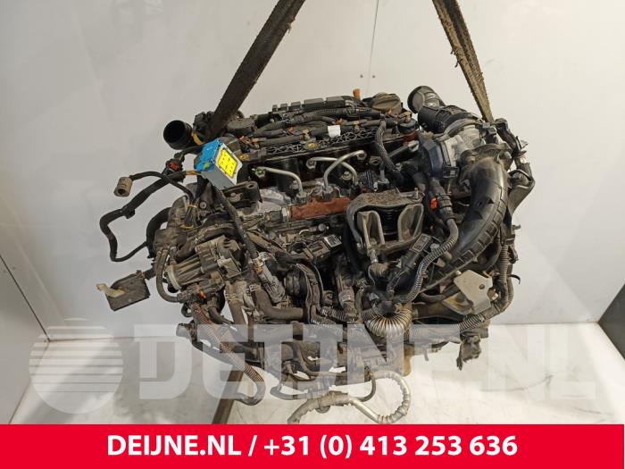 Motor van een Peugeot Partner (EA//EF/EN/EU) 1.5 BlueHDi 100 2021
